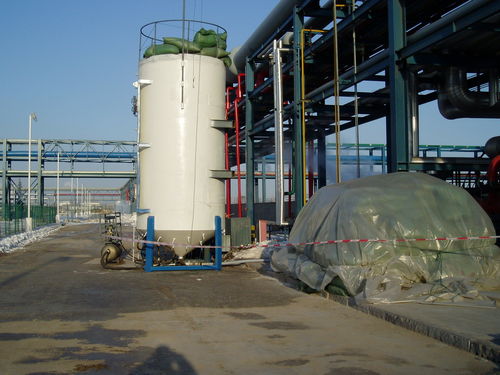 LNG低温储罐外壁保温层的维护与演变 从首次施工到现代修复